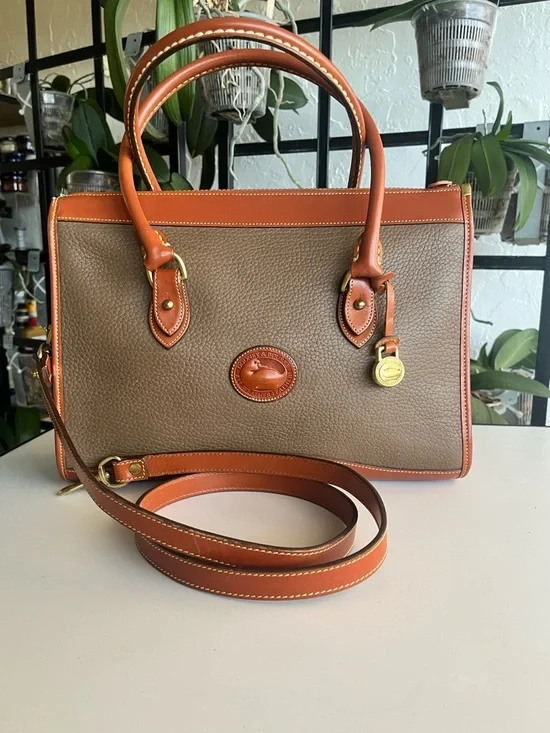 VINTAGE DOONEY AND BOURKE  TAN BEIGE TAUPE SATCHEL CROSSBODY BAG - Picture 5 of 16